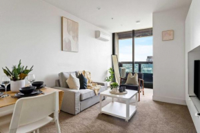 A Modern & Cozy 2BR Apartment with City Views